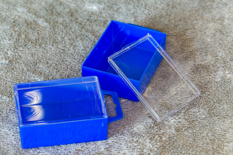 MG 4470 MH Hanging Boxes with plug lid